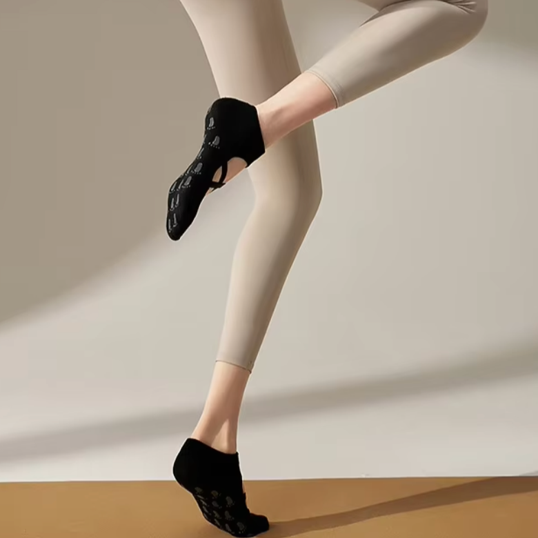 Grip Socks With Front Straps- Closed Five Fingers