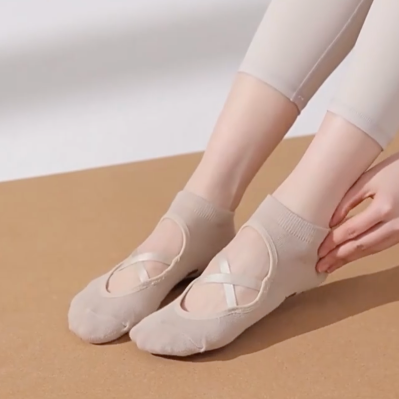 Grip Socks With Front Straps- Closed Five Fingers